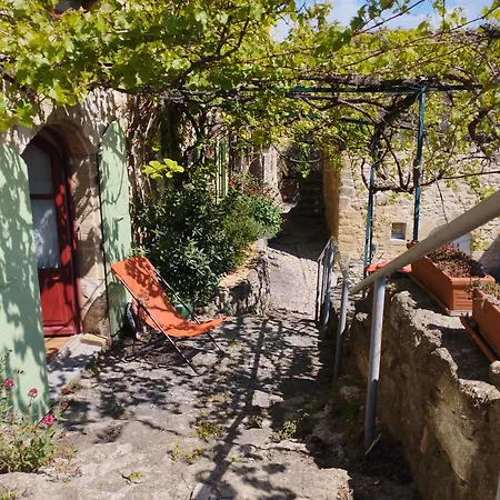 度假居 Les Remparts Grane